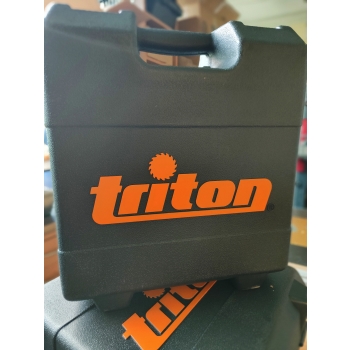 Frezarka górnowrzecionowa  Triton TMNRTR 880W